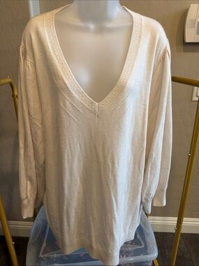 Draper James Cream V-Neck Oversized Sweater